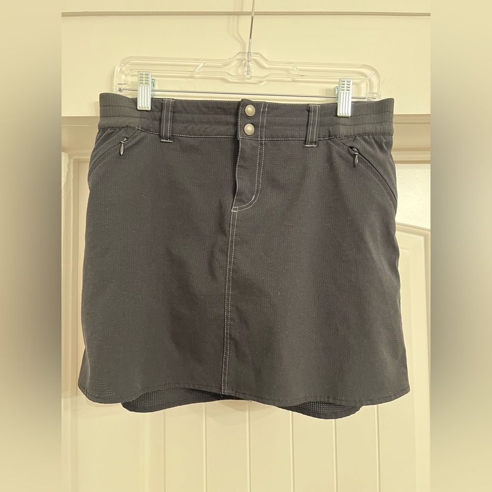 Pre-owned like new KUHL Skirt Sz. 4.